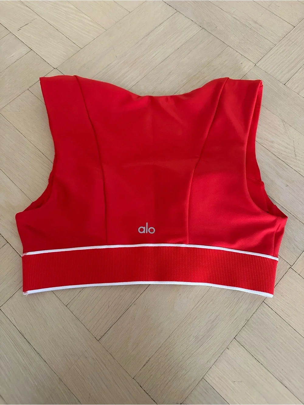 Alo Yoga Airlift Alignment Bra Bright Red Small